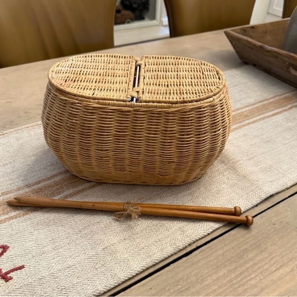 Vintage Woven Rattan Sewing Basket with Lid and two Wooden Knitting Needles - Picture 1 of 11